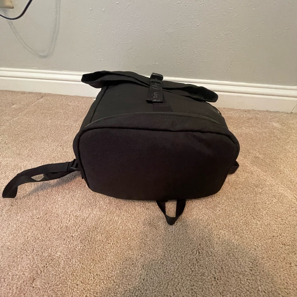 BRAND NEW Calvin Klein Performance Backpack - Picture 4 of 13
